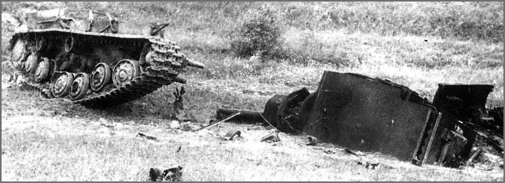 Немецкие танки после. Кв2 уничтожил немецкий танк. Фугас кв 2. Подбитые немецкие танки от кв2.
